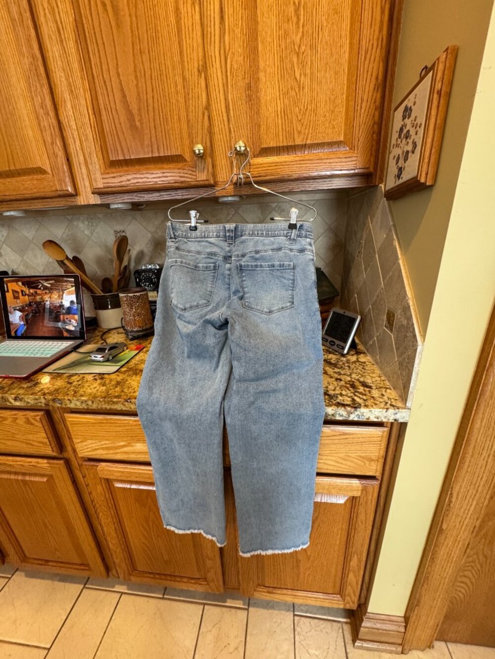 Democracy Itty Bitty Boot Cut Cropped Light Denim Jeans 6 - Picture 7 of 7